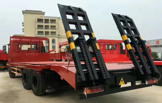 【國(guó)五】東風(fēng)后八輪挖機(jī)平板車(chē)