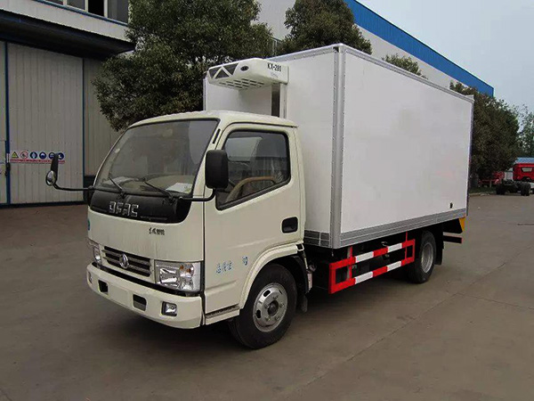 東風多利卡4米貨廂冷藏車 東風多利卡4米貨廂冷藏車
